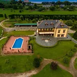 Hacienda Llamabua Hébergement de vacances *