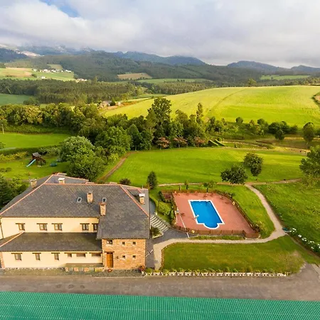 Hacienda Llamabua * Навия