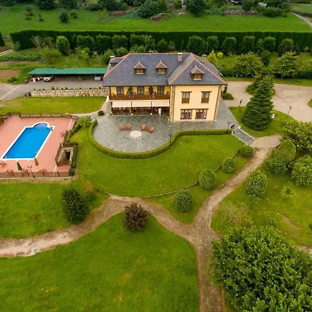 Hacienda Llamabua 나비아